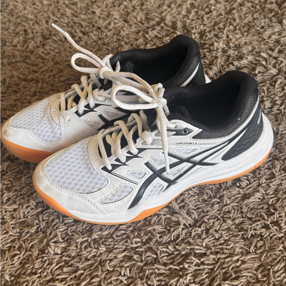 Volleyball shoes